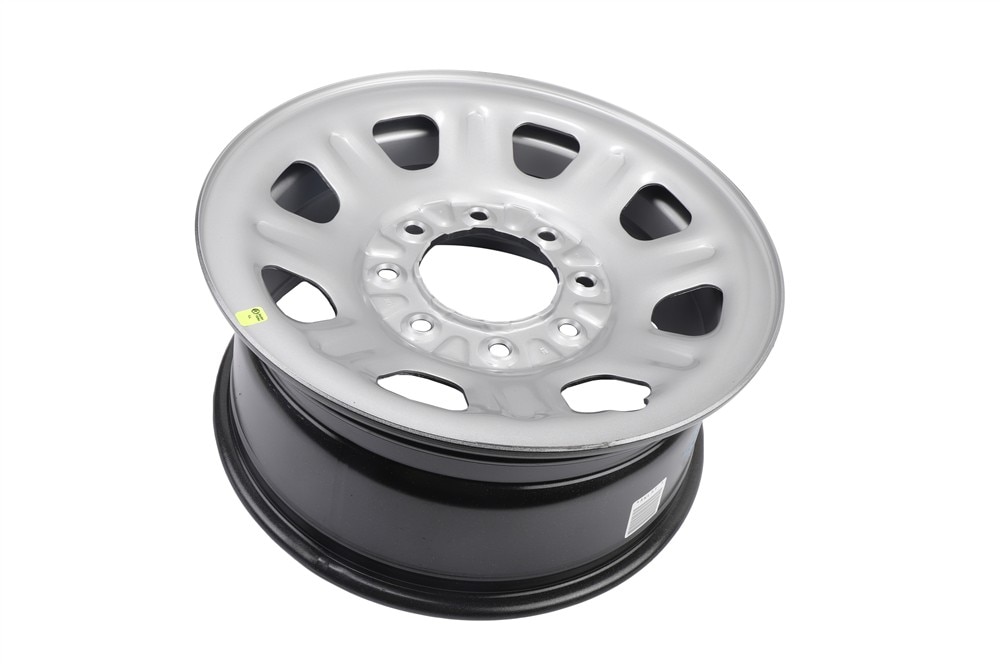 GM Genuine Parts Painted 18x8 Wheel