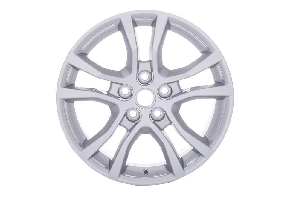 GM Genuine Parts Silver 18x7.5 Wheel