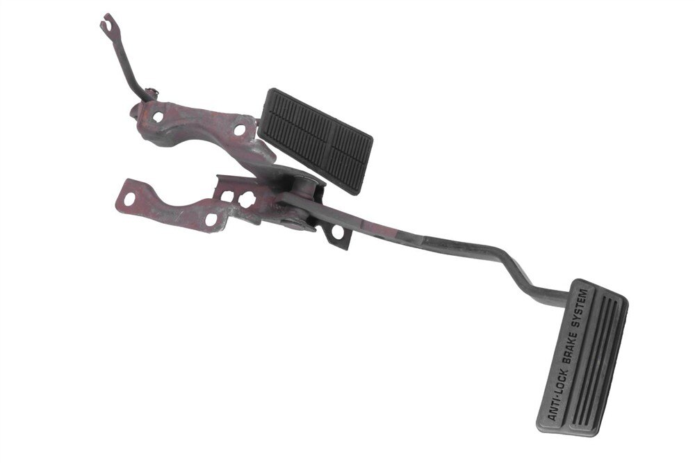 GM Genuine Parts Brake and Accelerator Pedal