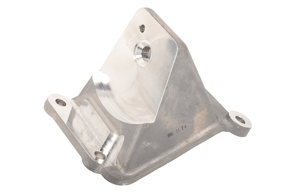 GM Genuine Parts Passenger Side Engine Mount Bracket