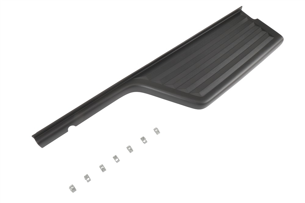 GM Genuine Parts Passenger Side Assist Step Pad with Retainers