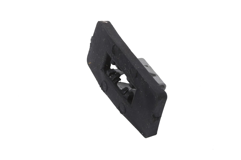 GM Genuine Parts Front Side Door Sill Trim Plate Retainer