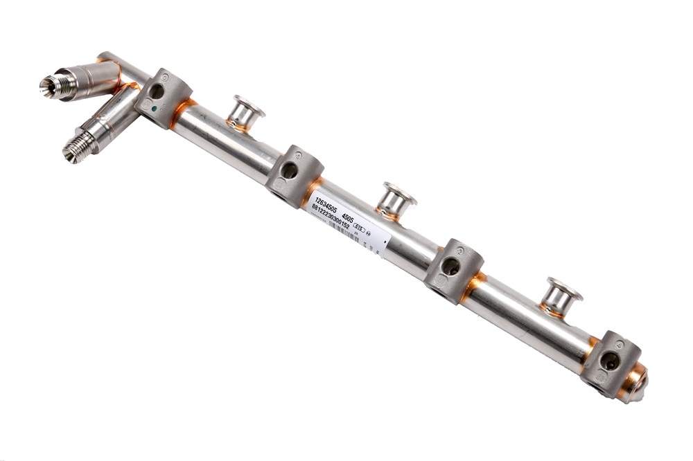 GM Genuine Parts Driver Side Fuel Injection Fuel Rail