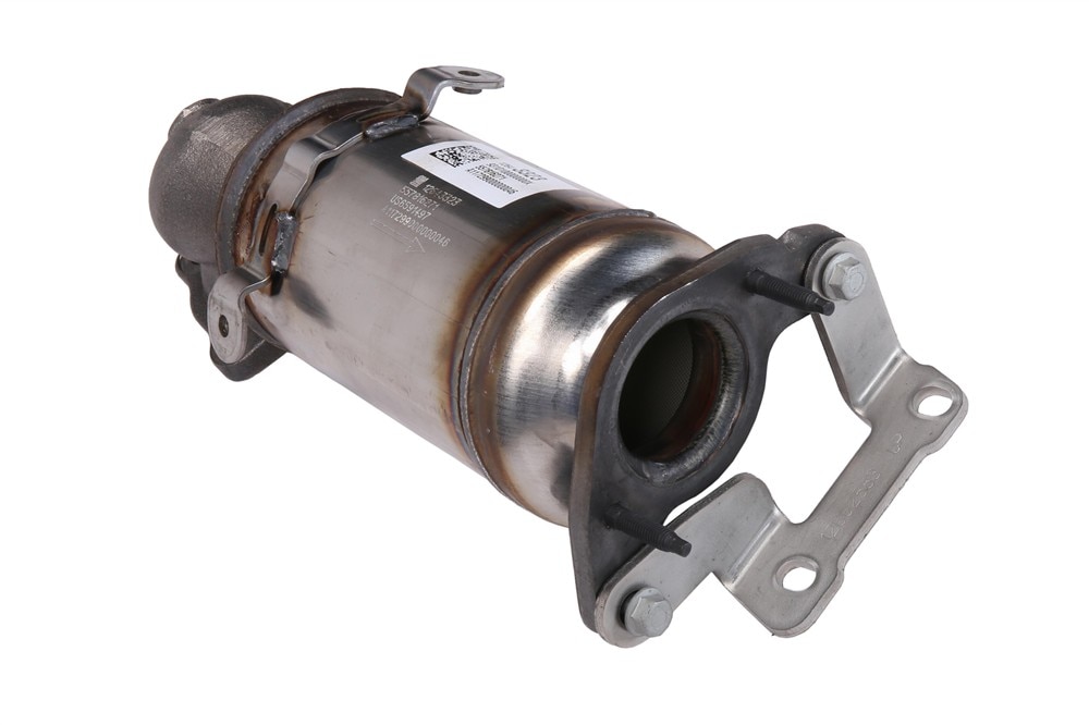 GM Genuine Parts 3-Way Catalytic Converter with Bracket, Studs, Bolts, and Retainers