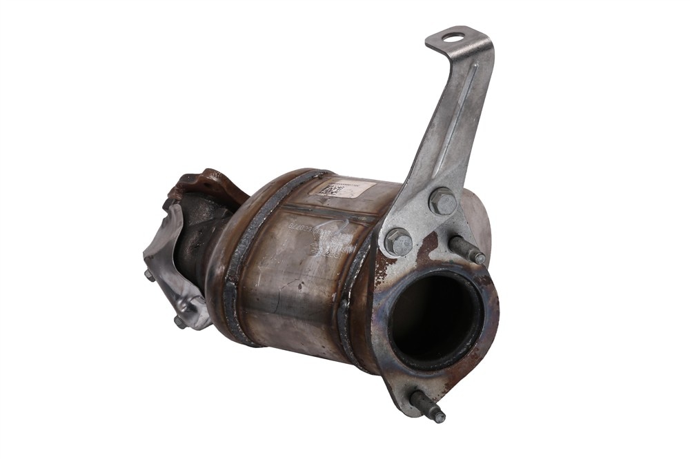 GM Genuine Parts Passenger Side 3-Way Catalytic Converter with Shield and Bracket