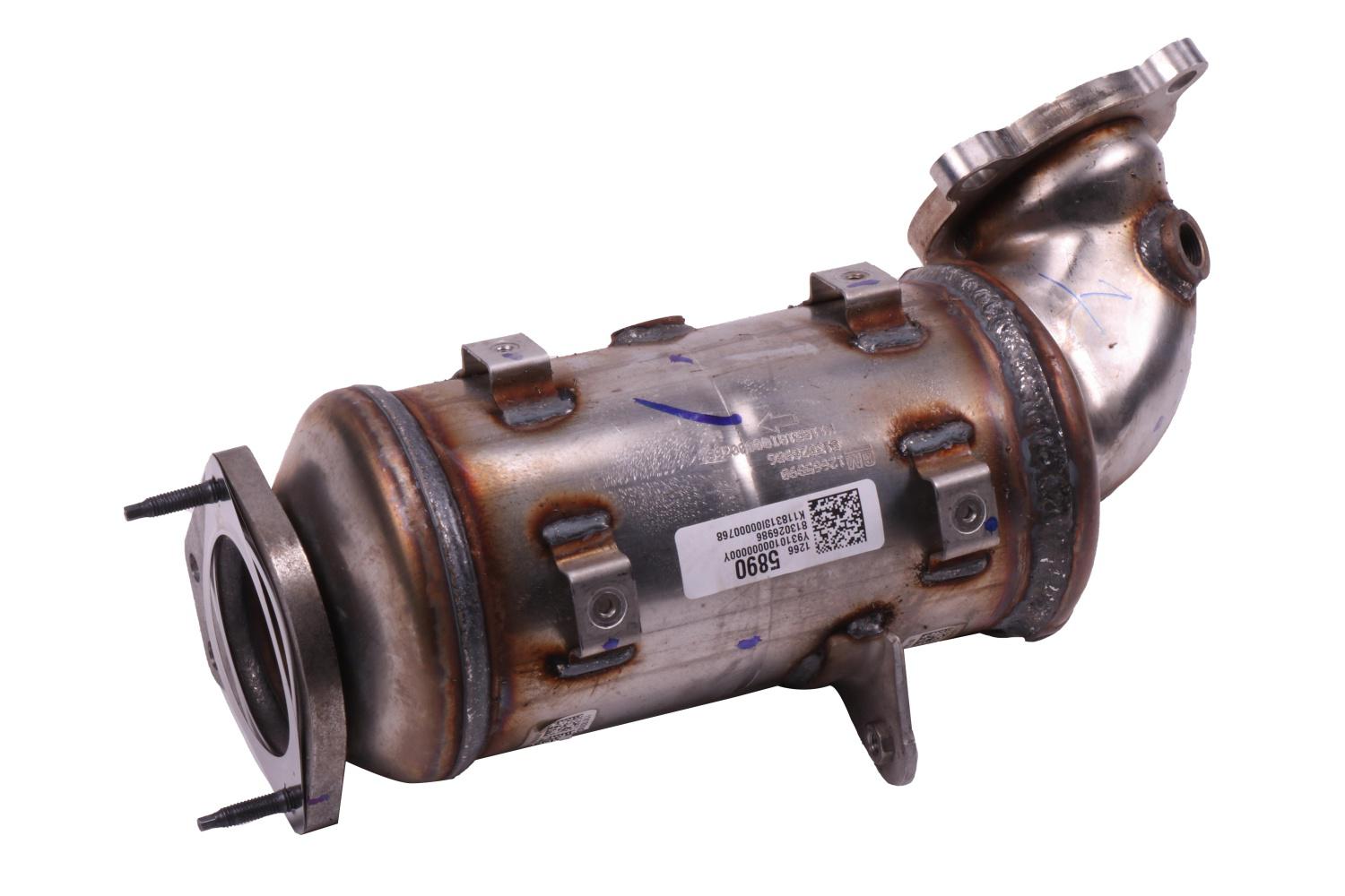 GM Genuine Parts 3-Way Catalytic Converter with Flanges, Gasket, Studs, and Nuts