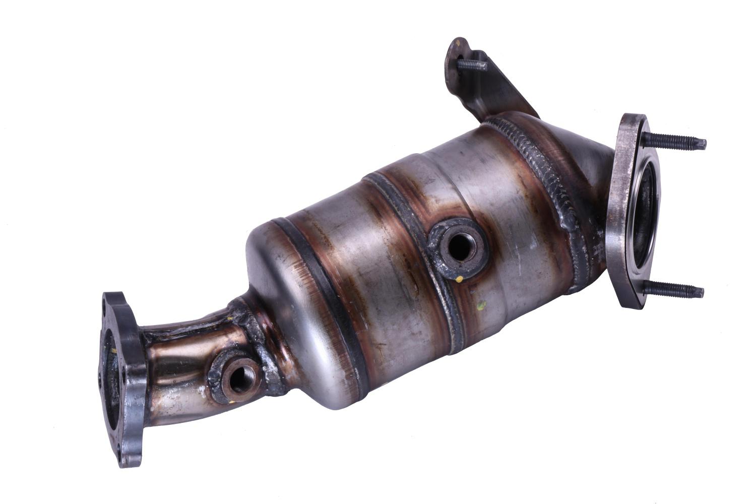 GM Genuine Parts Driver Side 3-Way Catalytic Converter with Flange, Bushing, Studs, and Seal