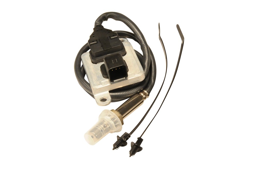 GM Genuine Parts Nitrogen Oxide Sensor Kit with Clips (Programming Required)