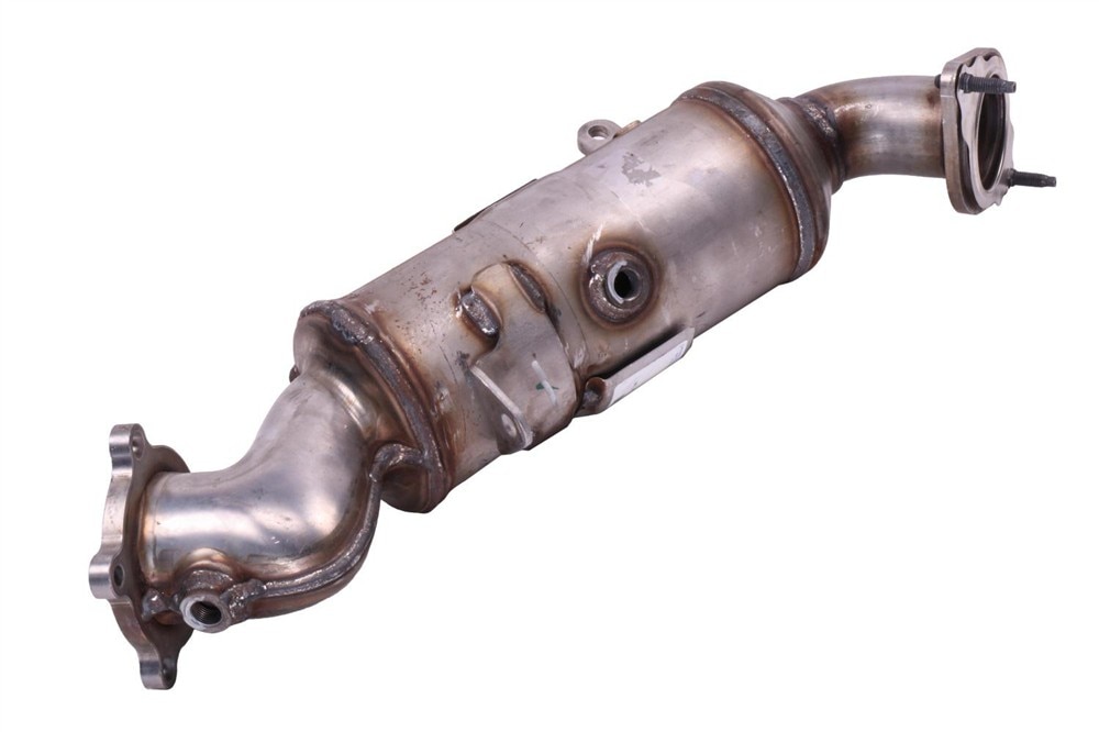 GM Genuine Parts 3-Way Catalytic Converter with Flanges, Bushing, Gasket, and Studs
