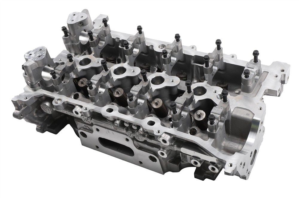 GM Genuine Parts Cylinder Head with Valves