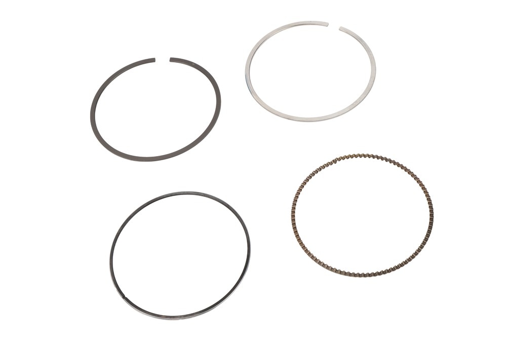 GM Genuine Parts Piston Ring Kit with Compression Rings, Oil Ring Rail Spacer, and Oil Ring Rails
