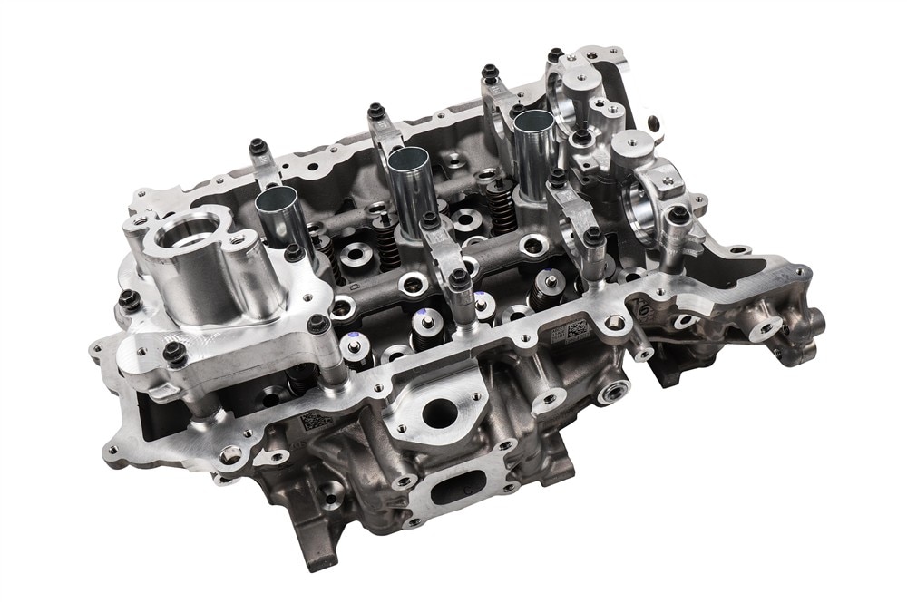 GM Genuine Parts Cylinder Head with Valves