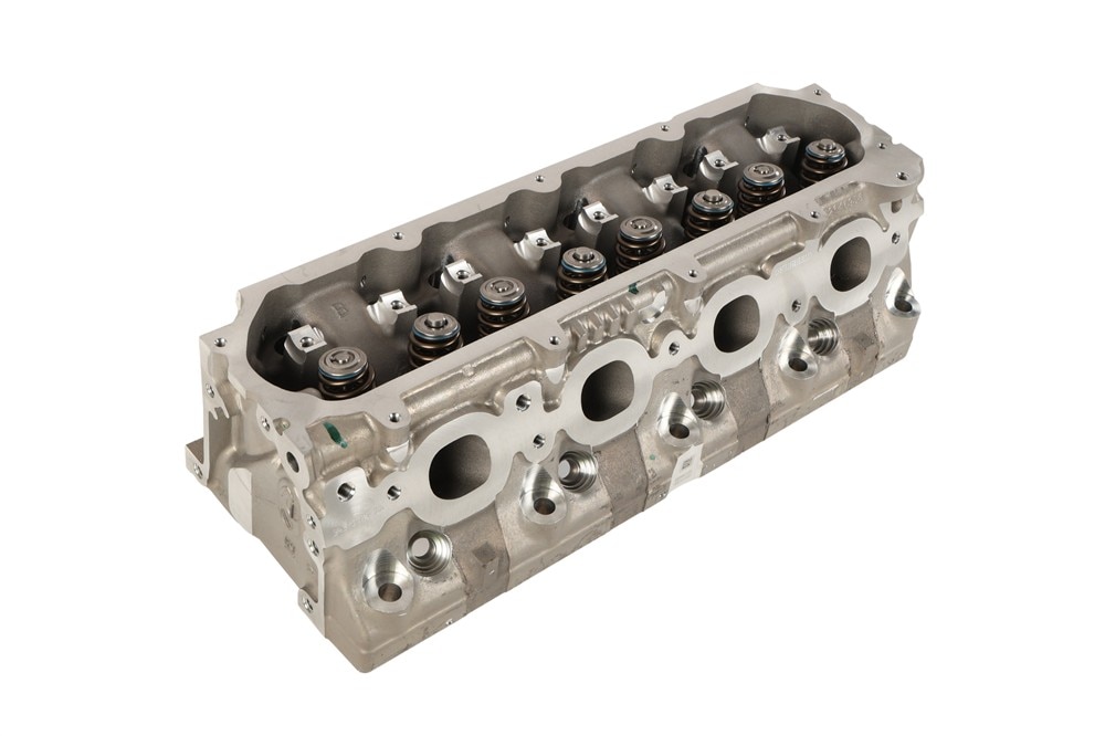 GM Genuine Parts Cylinder Head with Valves