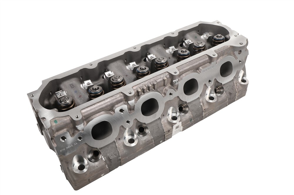 GM Genuine Parts Cylinder Head with Valves