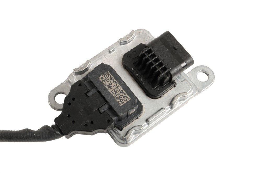 GM Genuine Parts Nitrogen Oxides Sensor | 12708005 | GM Parts