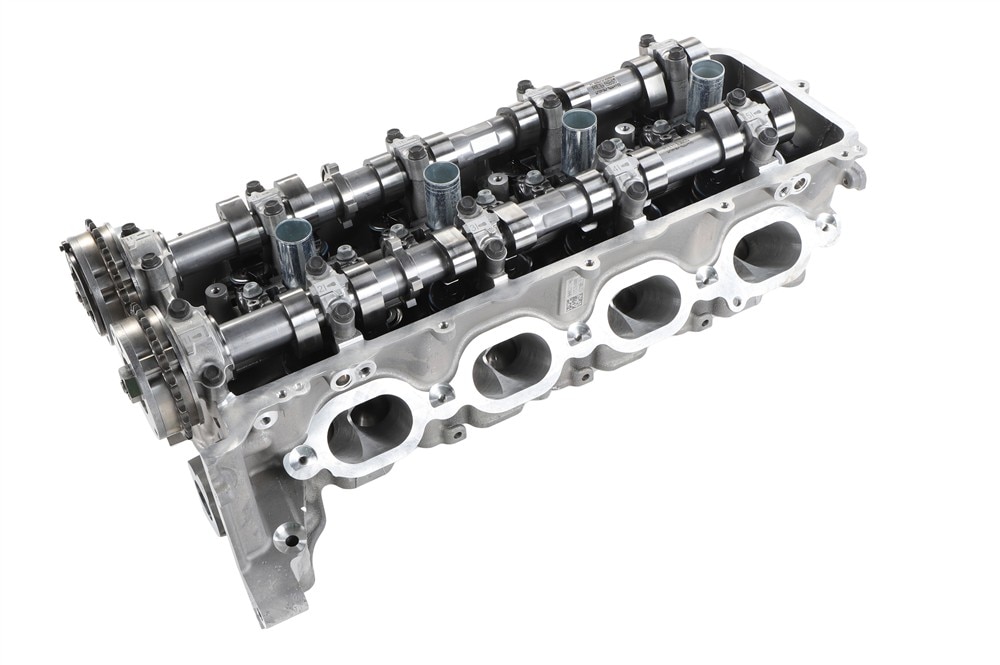 GM Genuine Parts Passenger Side Cylinder Head Assembly with Valves