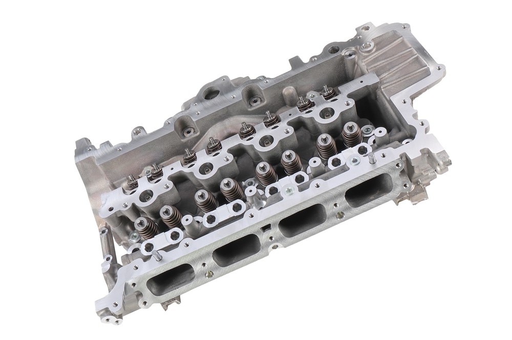 GM Genuine Parts Cylinder Head with Valves