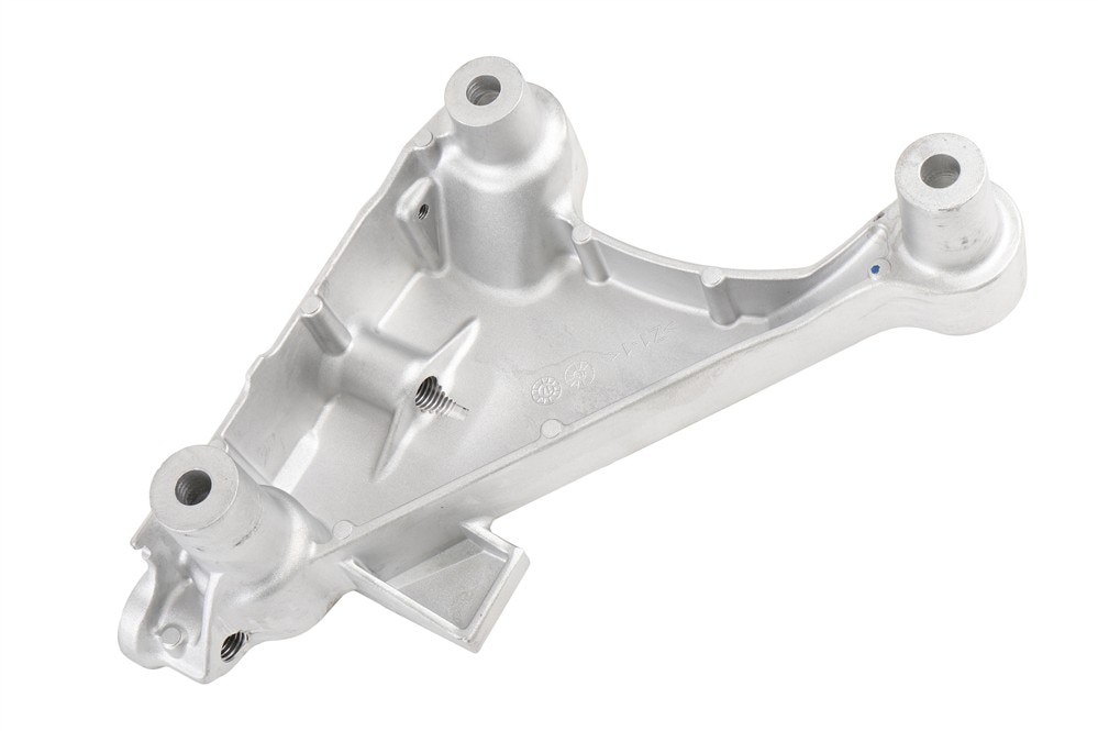 GM Genuine Parts Passenger Side Engine Mount Bracket
