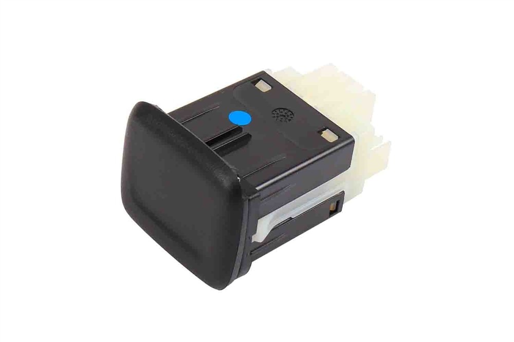 GM Genuine Parts Jet Black USB 2 Port With Remote Receptacle