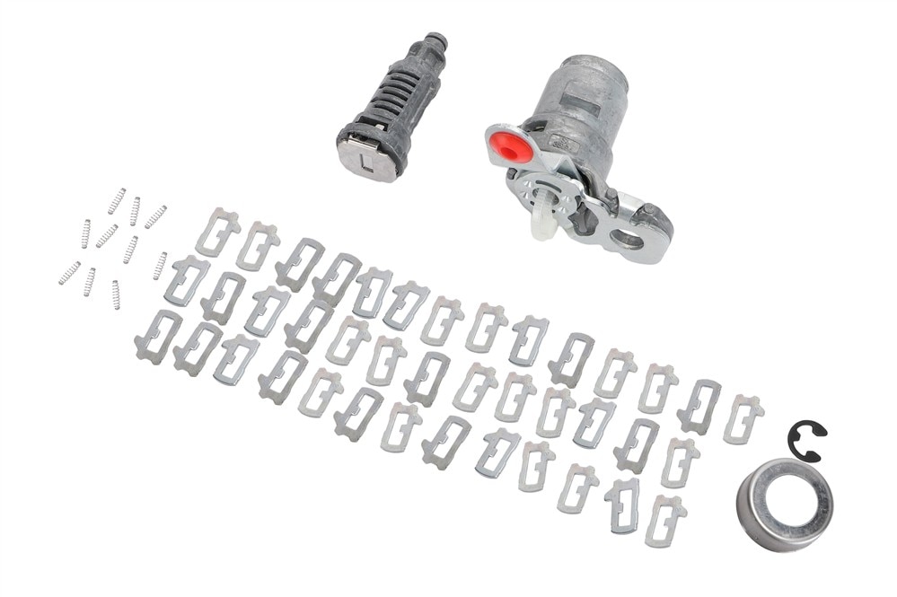 GM Genuine Parts Front Driver Side Door Lock Cylinder Kit (Uncoded)