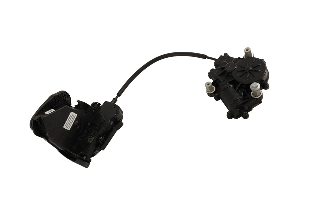 GM Genuine Parts Front Passenger Side Door Latch