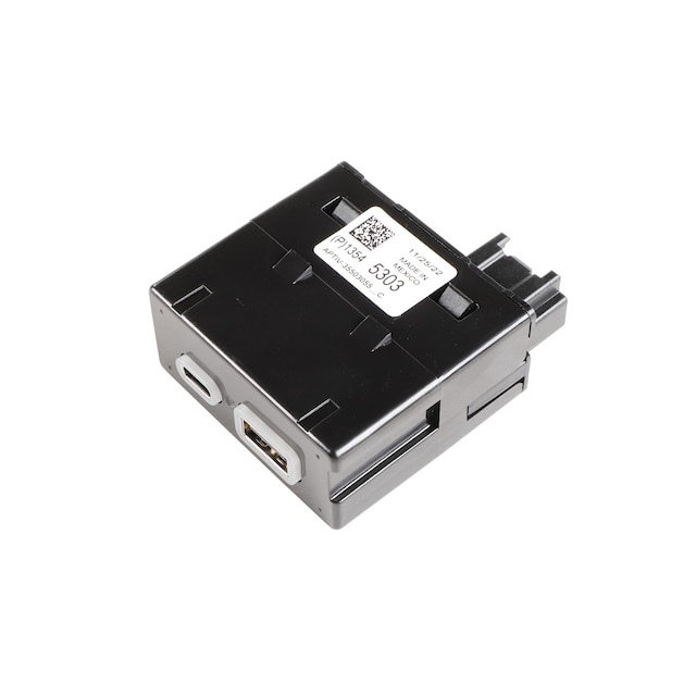 GM Genuine Parts Jet Black Dual Charge Only Receptacle