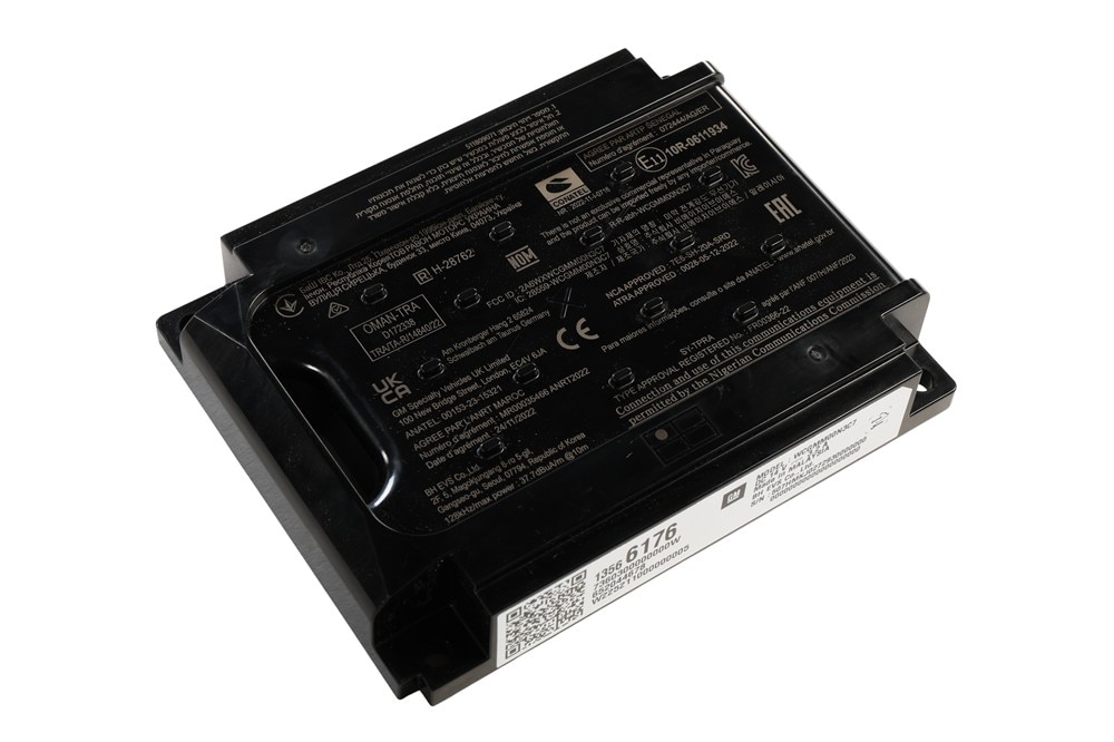 GM Genuine Parts Passenger Side Wireless Accessory Charging Module