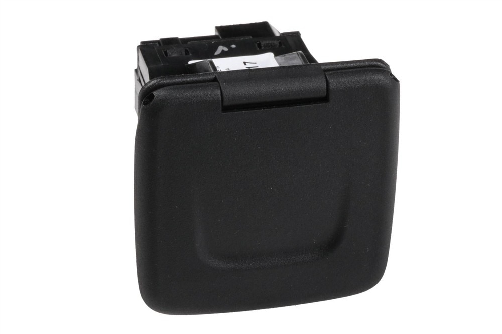 GM Genuine Parts Jet Black Multimedia Receptacle