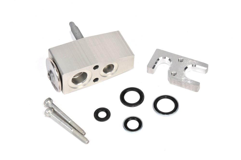 GM Genuine Parts Air Conditioning Thermal Expansion Valve Kit with Seals, Valve, Stud, Plate, and Bolts