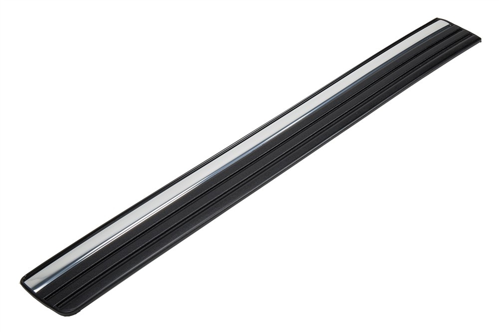 GM Genuine Parts Black Passenger Side Pickup Box Side Lower Front Molding