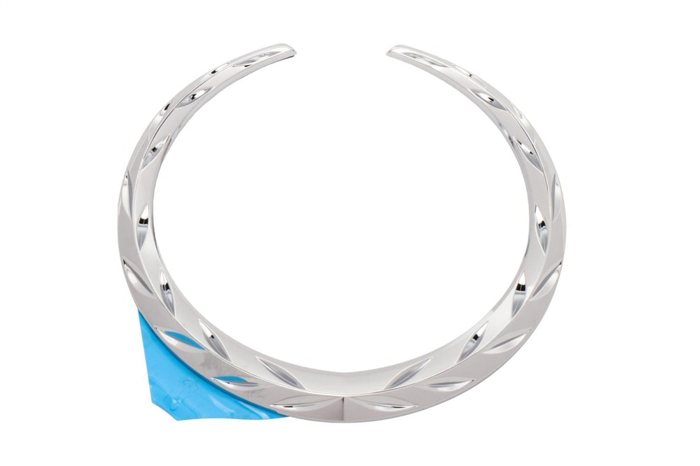GM Genuine Parts Front Grille Wreath Logo