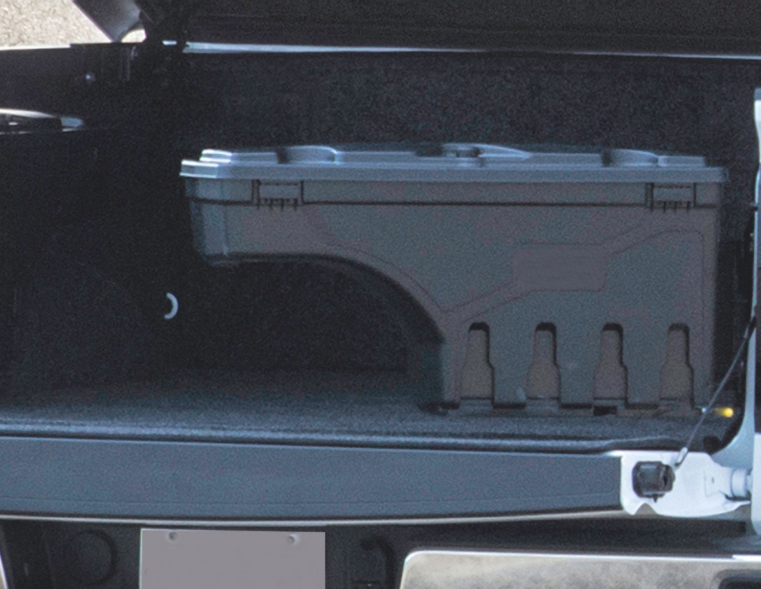 Passenger Side Swingout Tool Box in Black by UnderCover™ – Associated Accessories
