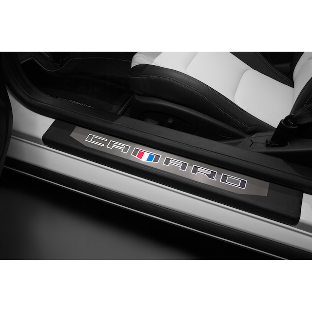 Illuminated Front Door Sill Plates in Stainless Steel with Camaro Logo