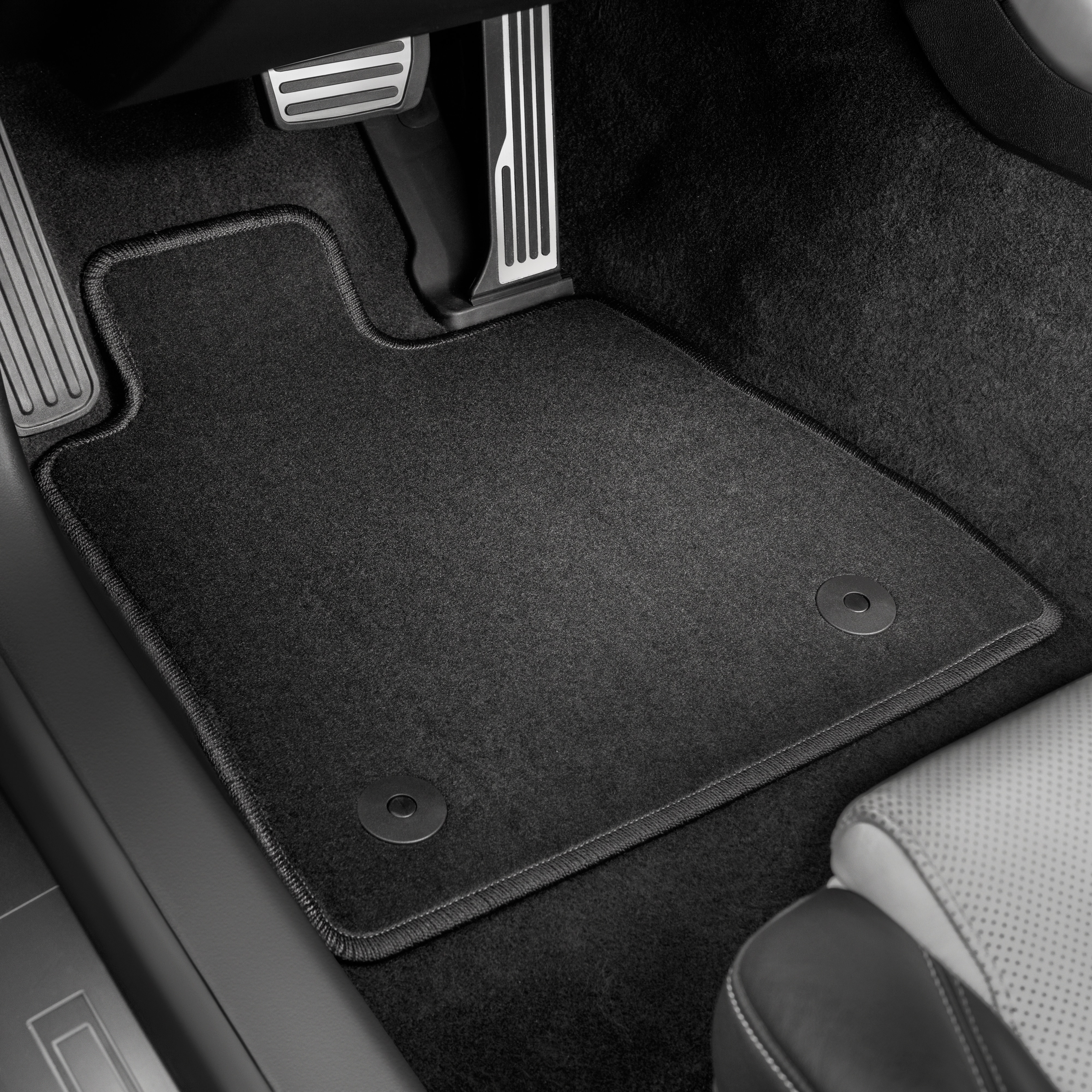 First-Row Carpeted Floor Mats in Jet Black