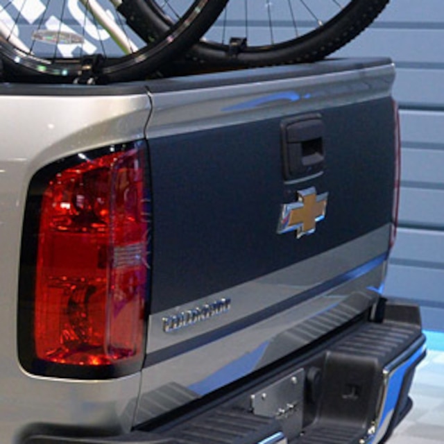 Crew Cab Hood and Tailgate Stripe Package in Low-Gloss Black