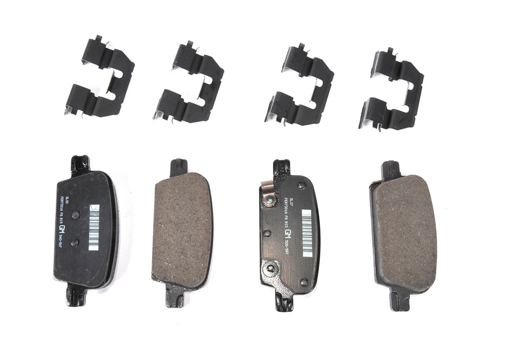 GM Genuine Parts Rear Disc Brake Pad Set with Clips