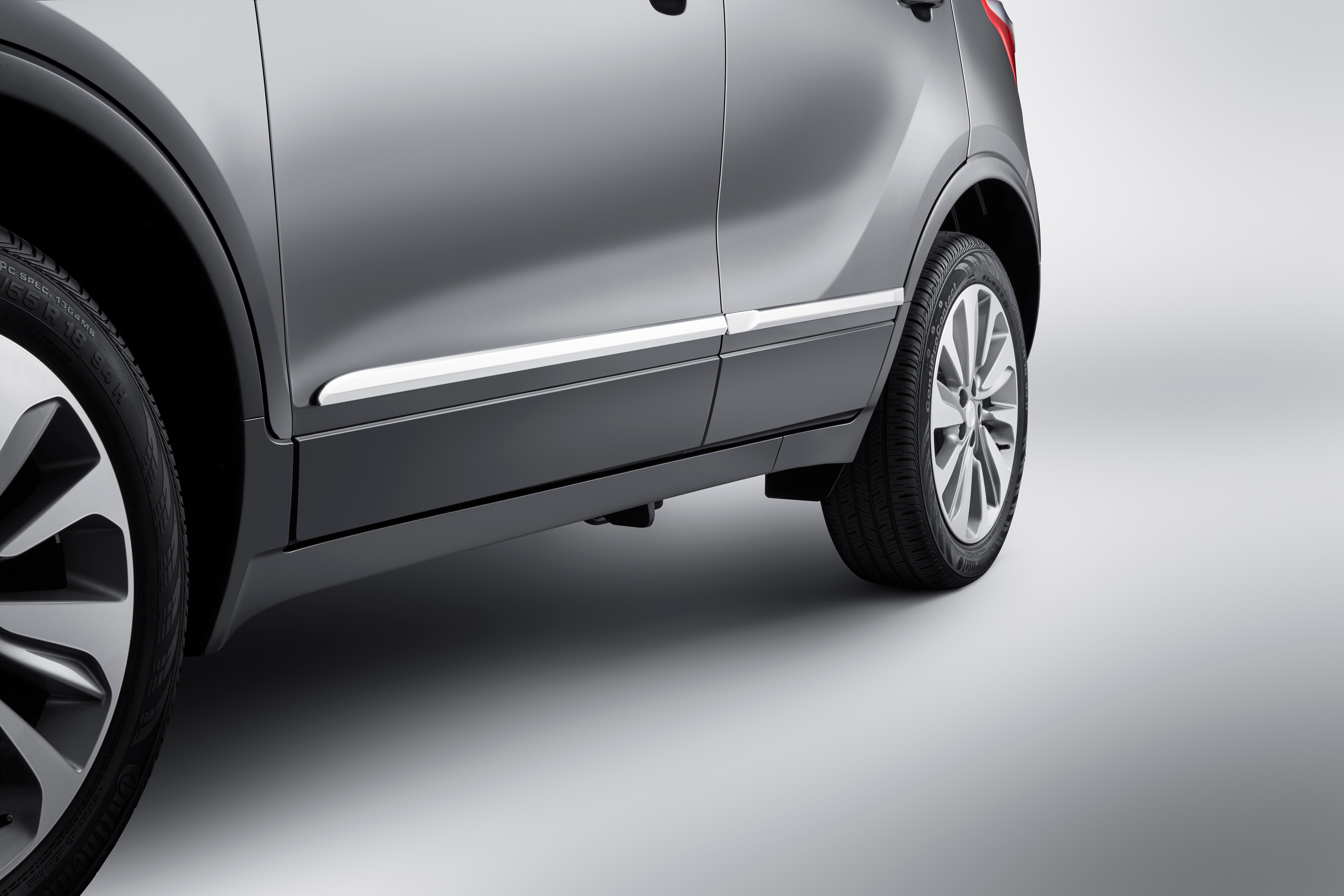 Front and Rear Smooth Door Moldings in Chrome