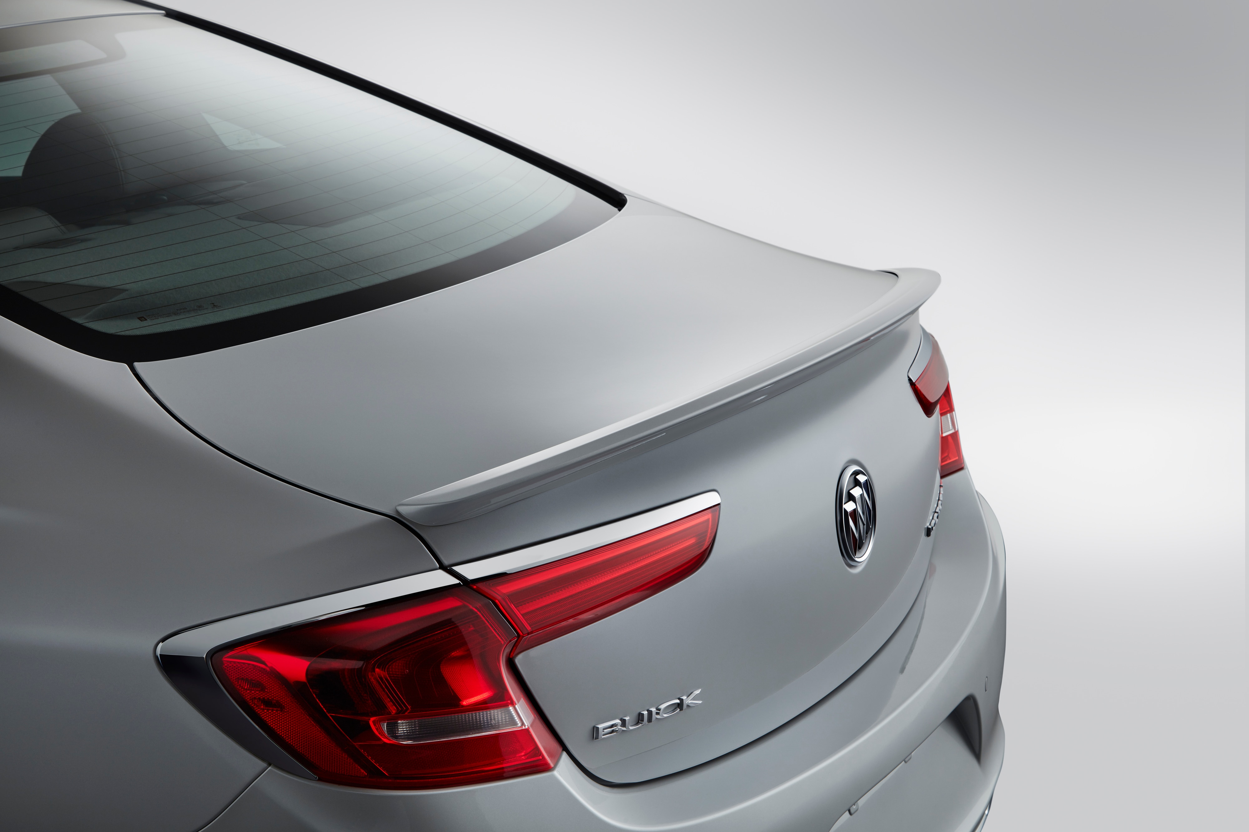 Flush-Mounted Spoiler Kit in Quicksilver Metallic