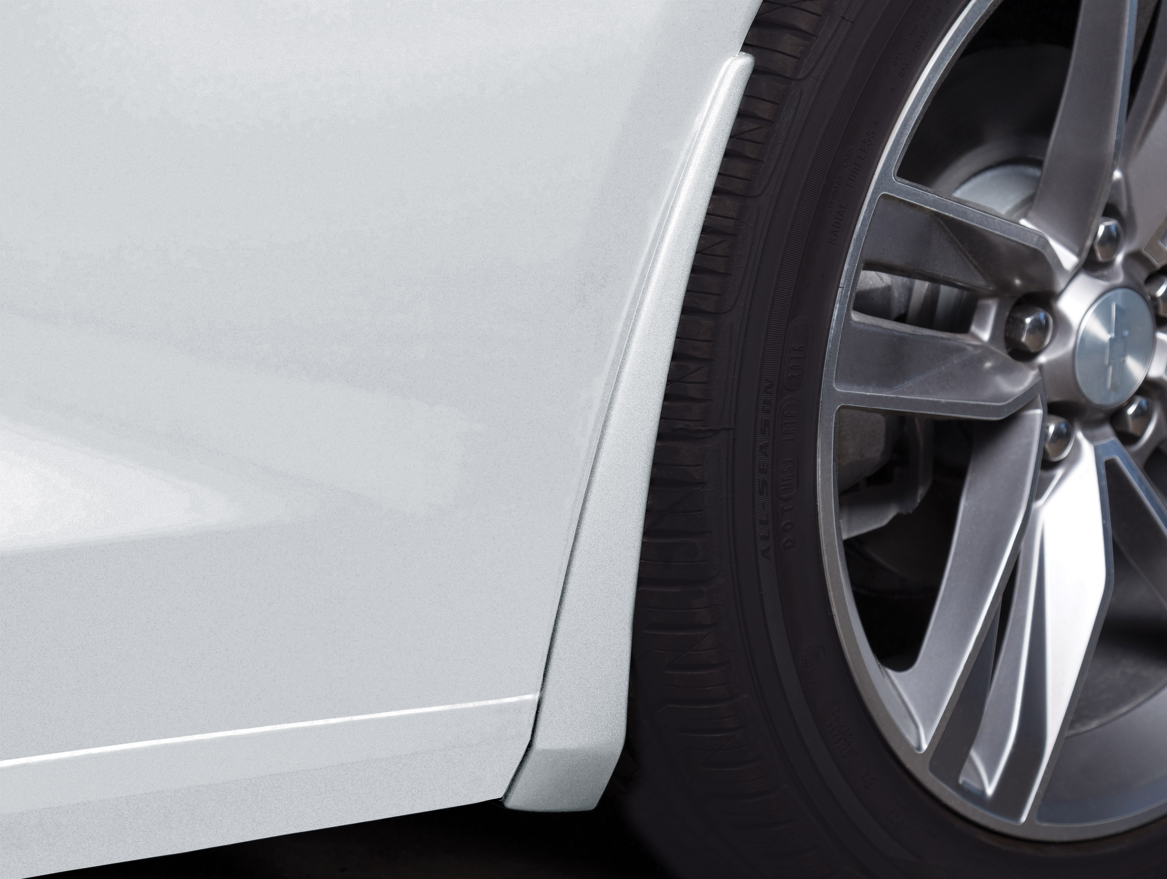 Front Splash Guards in Summit White