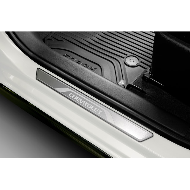 Front Door Sill Plates in Aluminum with Chevrolet Script