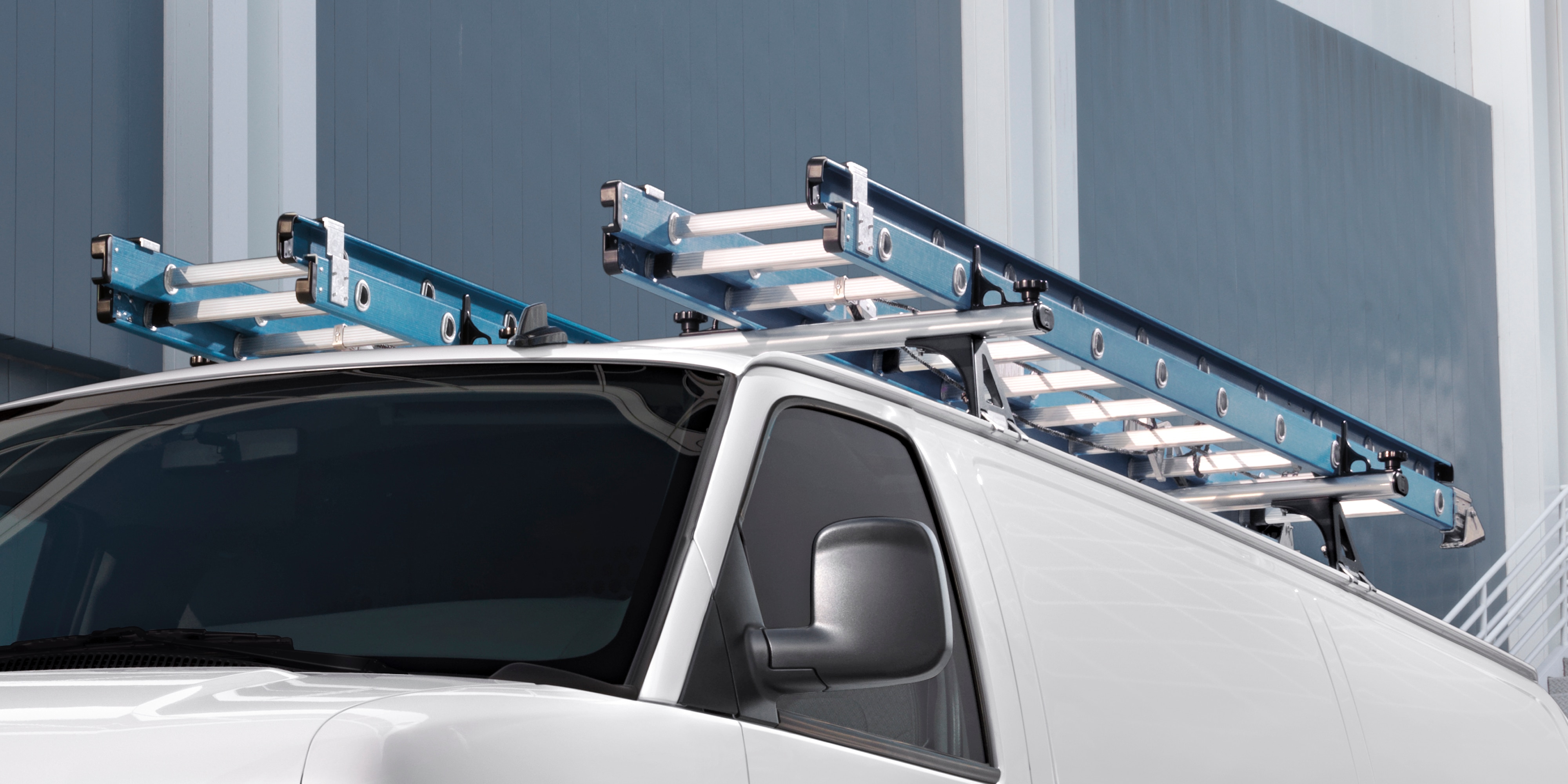 Roof Rack Cross Rail Package in Chrome