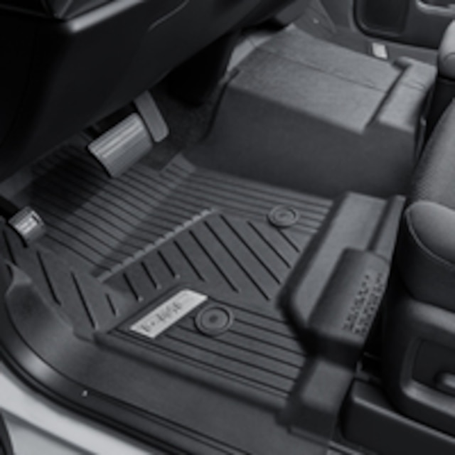 First-Row Interlocking Premium All-Weather Floor Liner in Jet Black with GMC Logo (for Models without Center Console)