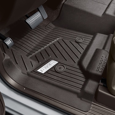 First-Row Interlocking Premium All-Weather Floor Liner in Cocoa with Chrome GMC Logo (for Models without Center Console)