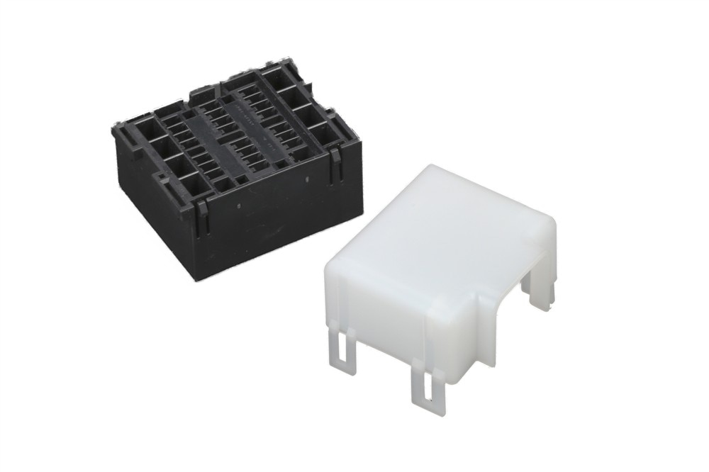 GM Genuine Parts Engine Wiring Junction Block Connector