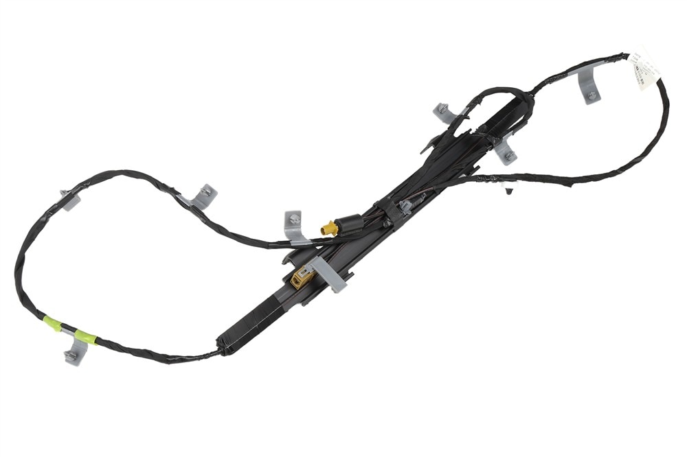 GM Genuine Parts Light Titanium Front Seat Belt with Buckle