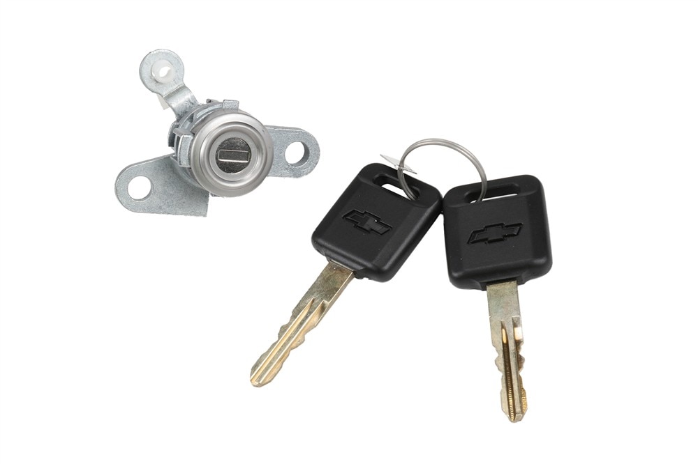 GM Genuine Parts Passenger Side Front Door Lock Cylinder