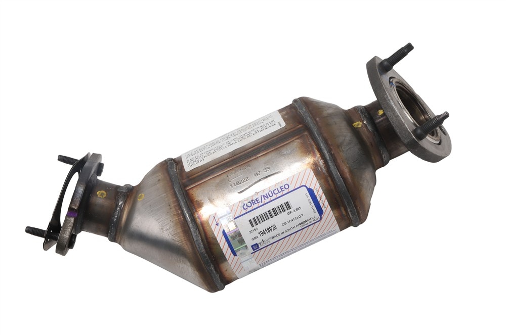 GM Genuine Parts Passenger Side 3-Way Catalytic Converter Kit with Exhaust Manifold Pipe
