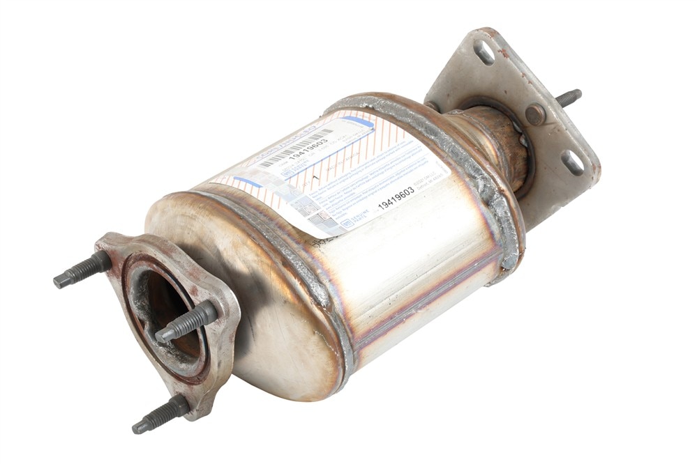 GM Genuine Parts Three-Way Catalytic Converter Kit with Rear Exhaust Manifold Pipe