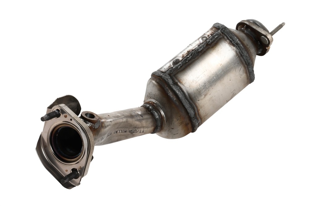 GM Genuine Parts Driver Side Three-Way Catalytic Converter Kit