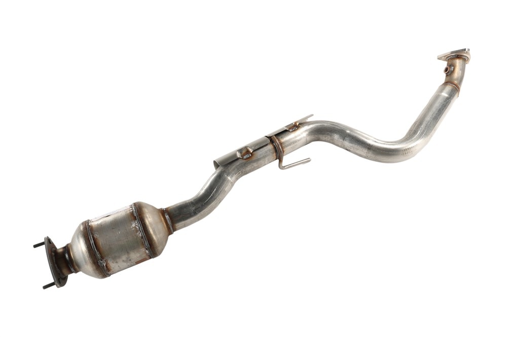GM Genuine Parts Passenger Side 3-Way Catalytic Converter Kit with Exhaust Manifold Pipe